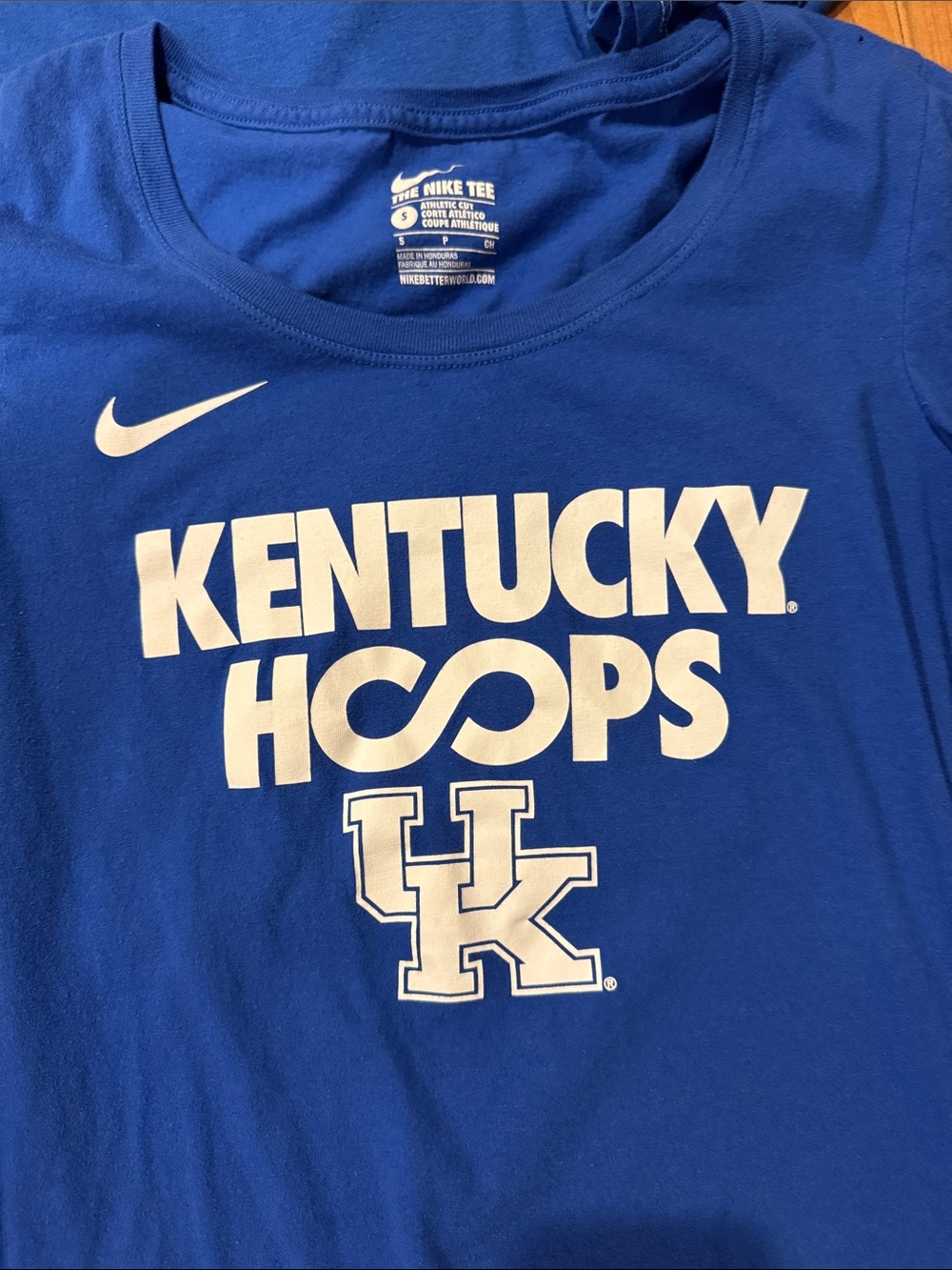 Kentucky Wildcats Ladies set of 4 tops size Small. - Picture 3 of 5